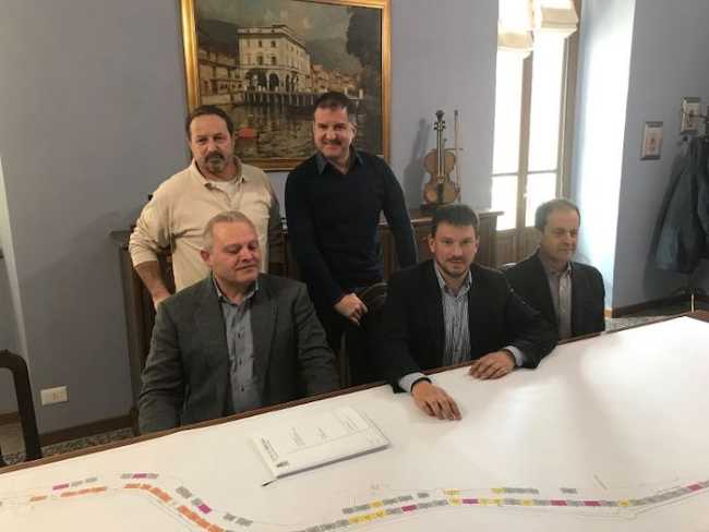 Mercato Omegna Gruppo