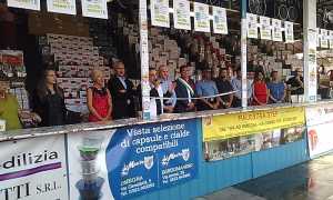 Omegna banco apertura