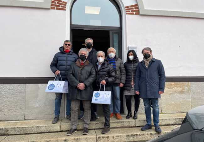 Rotary consegna pacchi Natale