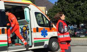 ambulanza sanitari emergenza