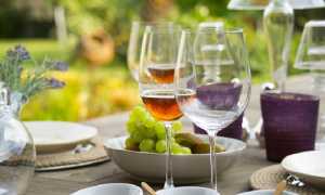 bicchieri con vino