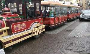 bimbi asilo trenino