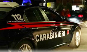 carabinieri auto notte velocita scritta destra