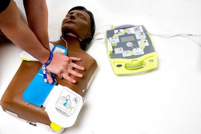 defibrillator 3406702 960 720