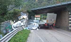 incidente camion mortale mergozzo sottopasso