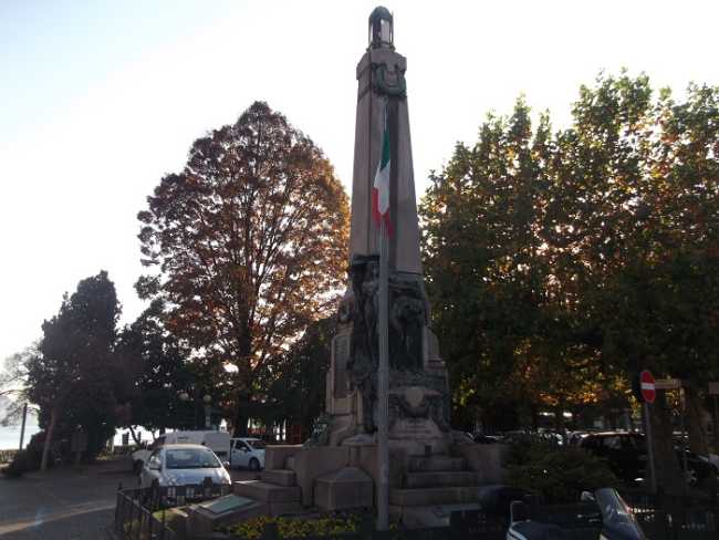 monumento caduti omegna