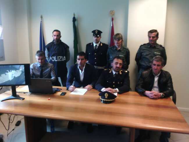 polizia conferenza stampa capretti