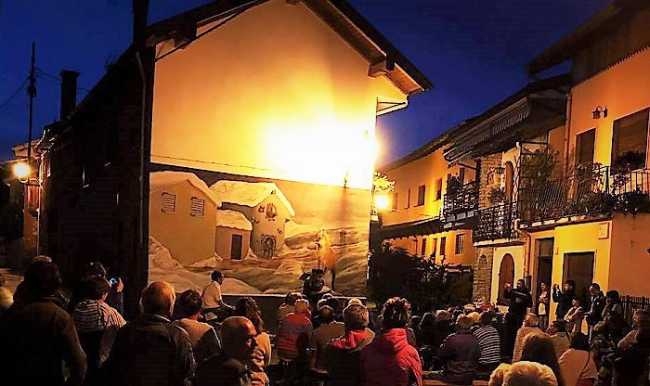 quarna sopra copertina murales