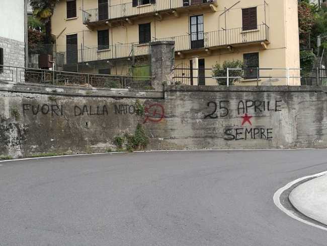 scritte muro omegna
