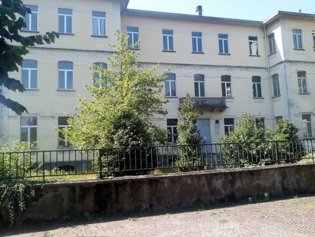 scuole crusinallo degrado