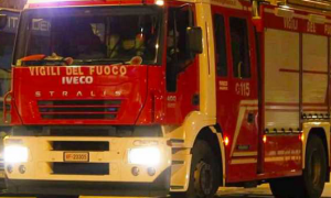 vigili fuoco notte camion