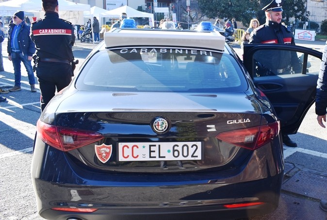 Rubano crocifisso dalla casa parrocchiale: arrestati