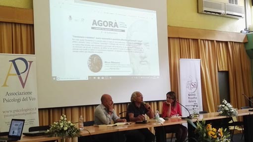 agora 1