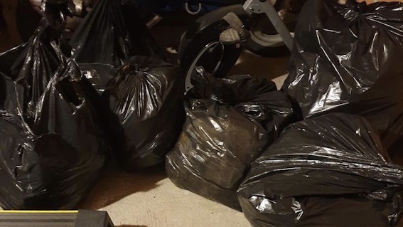 thumbnail casale c c rifiuti 1